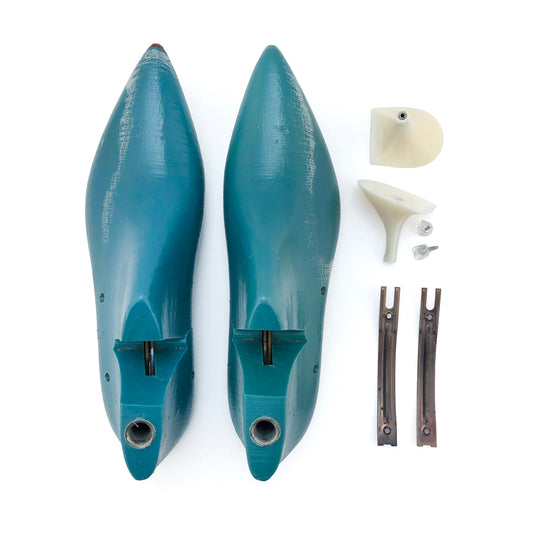 Pair of Mid/Kitten Heel Lasts [used] with Matching Heels & Shanks - Size 9 US